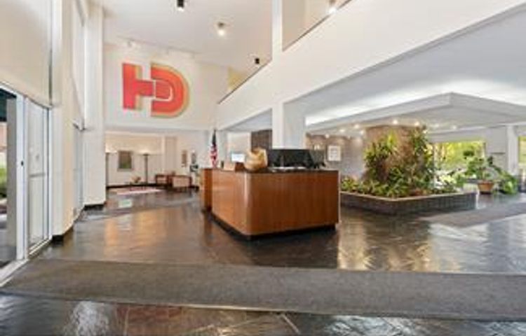 4455 Douglas Avenue, Unit 8A Bronx, NY 10471 - Photo 15 of 22 a living room with furniture and a large window