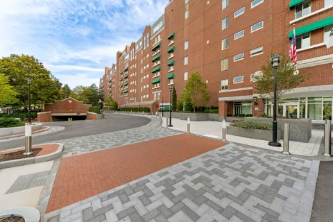 $1,450,000 | 6 Canal Park, Unit 606, Cambridge, MA 02141