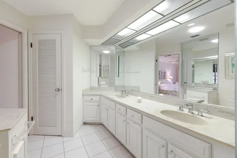 $799,000 | 700 Bald Eagle Drive, Unit 37, Naples, FL 34105