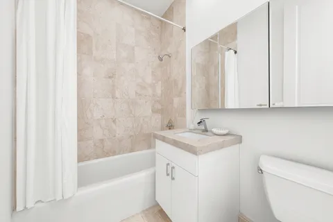 $3,120,000 | 351 East 51st Street, Unit L5C | Midtown East