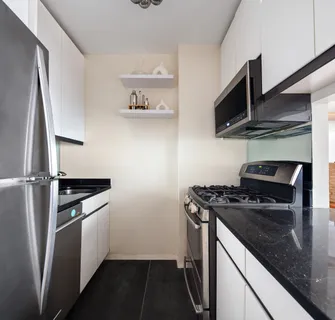 $1,095,000 | 250 West 89th Street, Unit 9D | Upper West Side