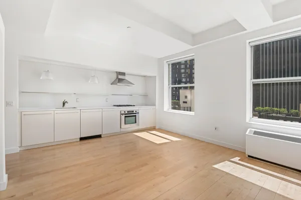 $4,500 | 15 Broad Street, Unit 2522 | Financial District