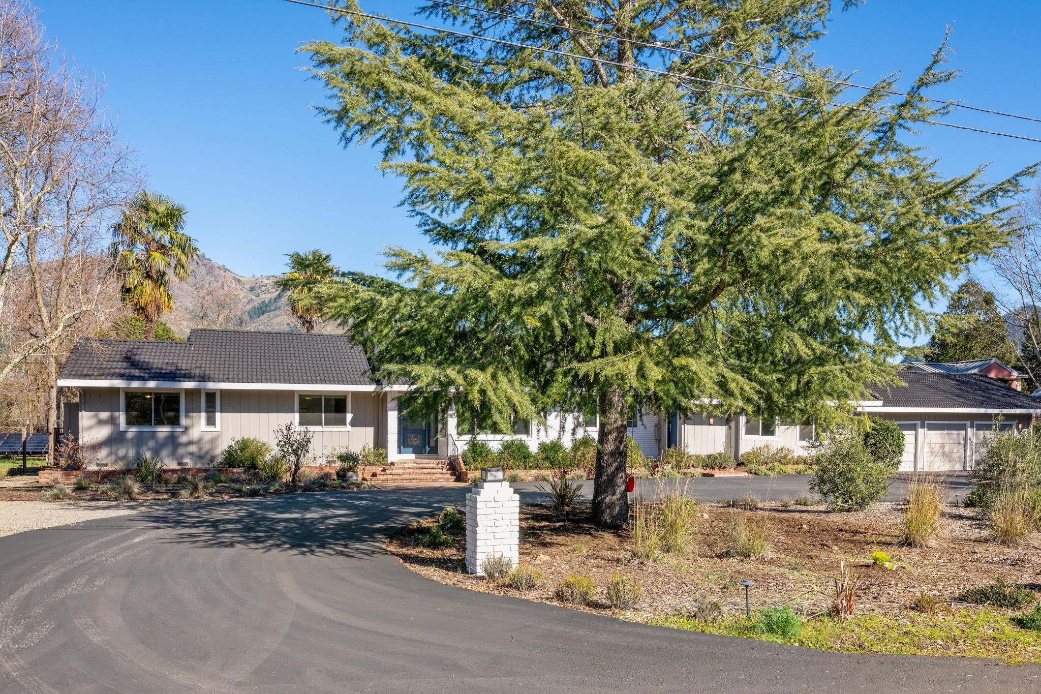 123 Frey Road Santa Rosa, CA 95409 - Photo 5 of 62 a front view of a house with garden