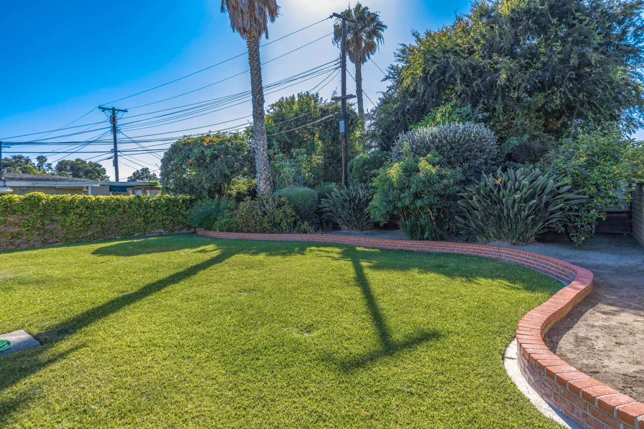 $4,995 | 2391 Westminster Avenue, Costa Mesa, CA 92627