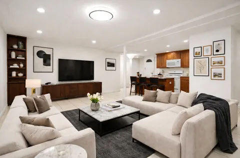 $1,895,000 | 238 West End Avenue | Manhattan Beach