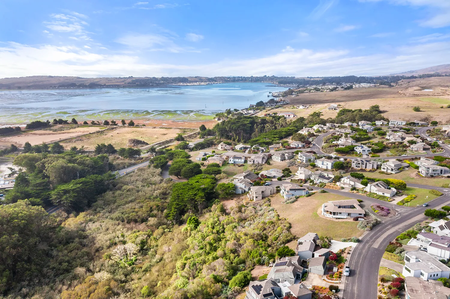 $2,000,000 | 190 Starboard Court, Bodega Bay, CA 94923
