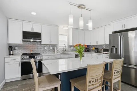 $424,900 | 5 State Street, Pawtucket, RI 02861