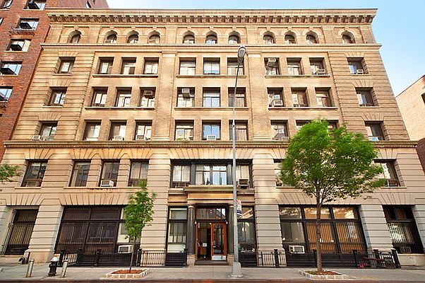 303 Mercer Street, Unit A406 Manhattan, NY 10003 - Photo 9 of 11 front view of a building