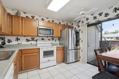 $240,000 | 2917 Fig Court, Unit 2, Palm Harbor, FL 34684