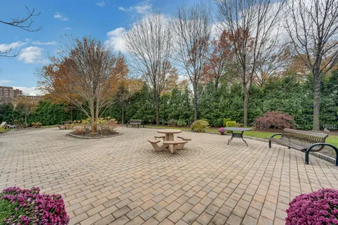 $225,000 | 1 Fordham Hill Ovl, Unit 12C | University Heights