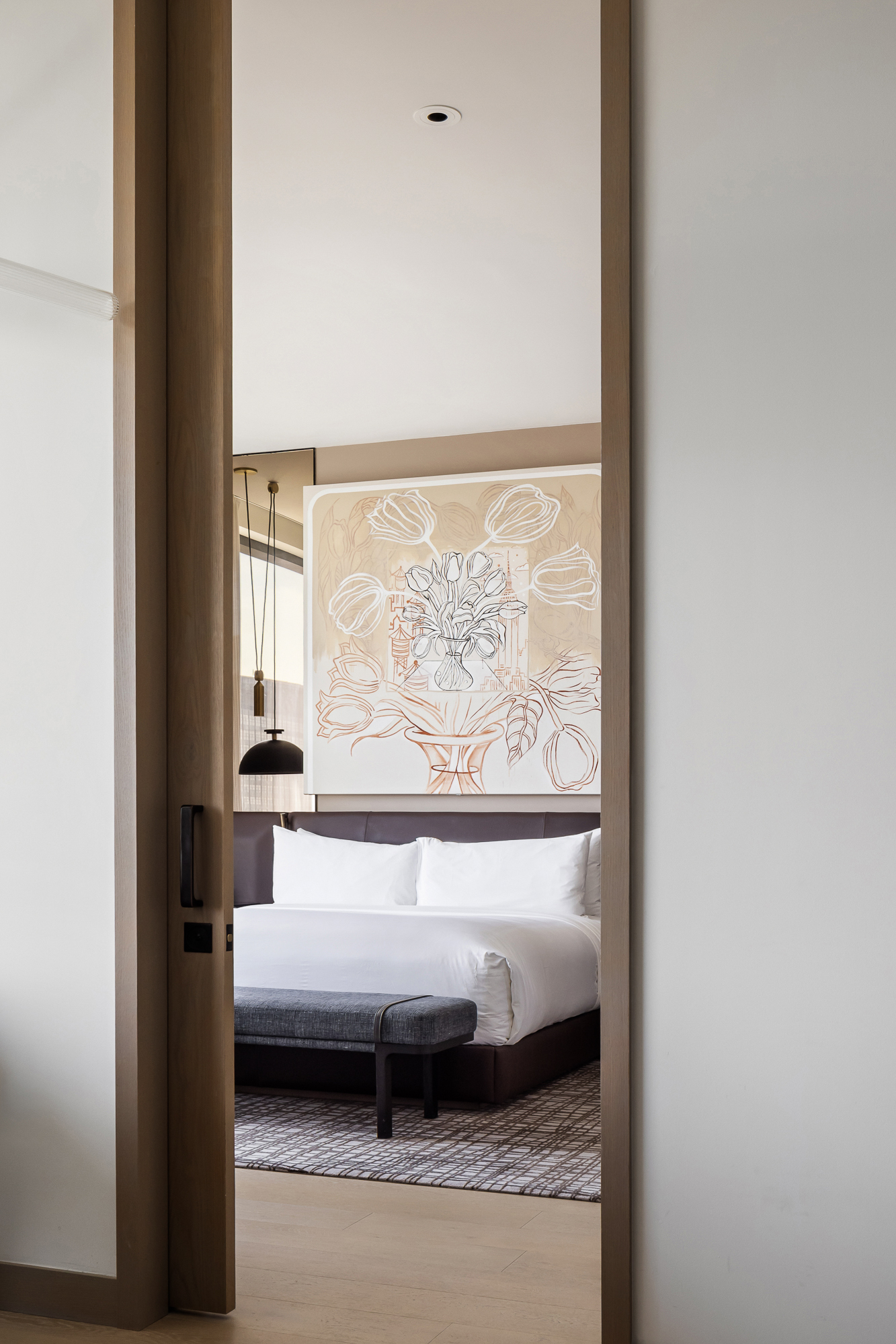 25 West 28th Street, Unit PH42B Manhattan, NY 10001 - Photo 5 of 15 a en suite bathroom with a bathtub and window