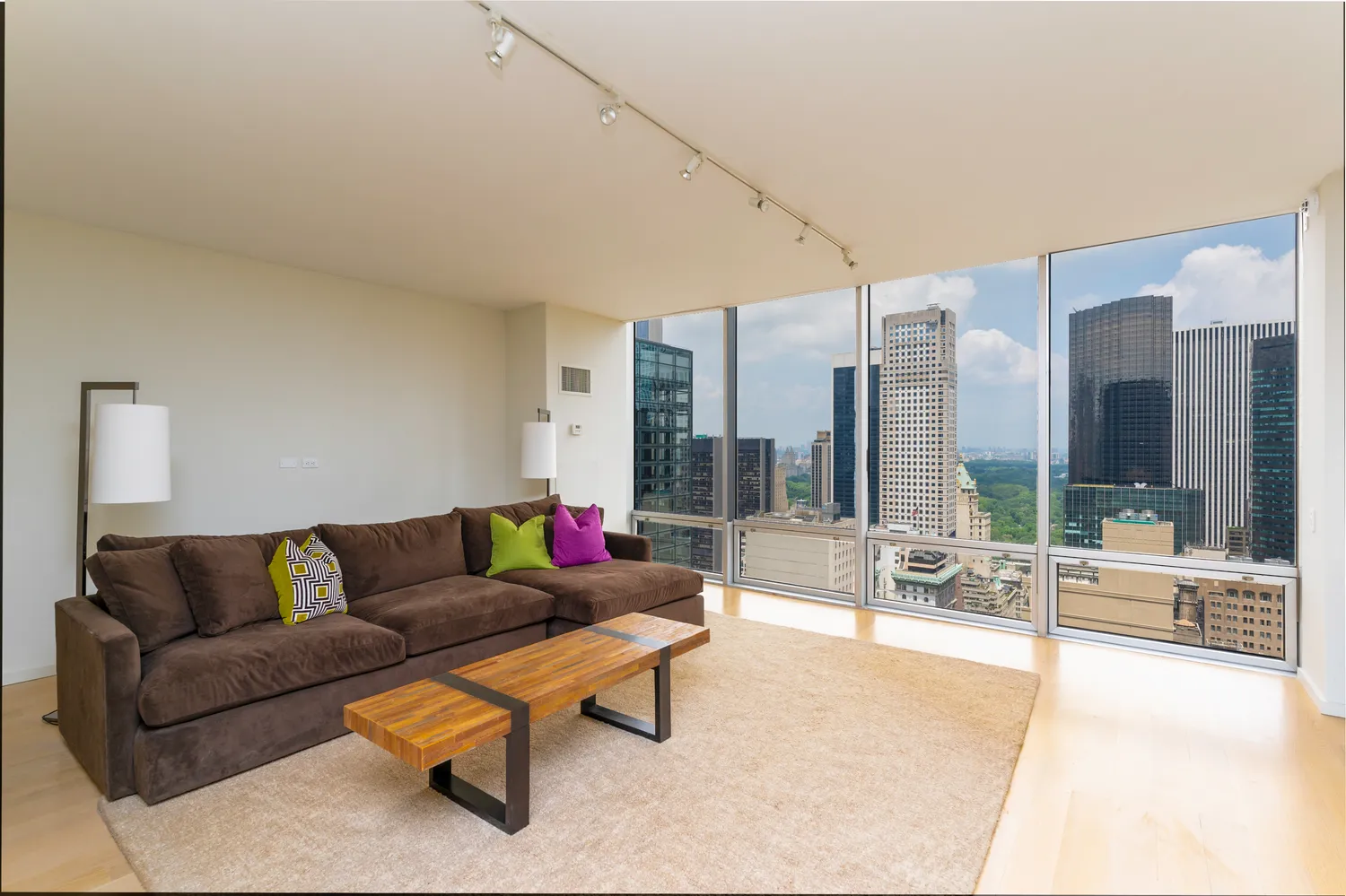 $34,000,000 | 641 5th Avenue, Unit 49CDE | Midtown East
