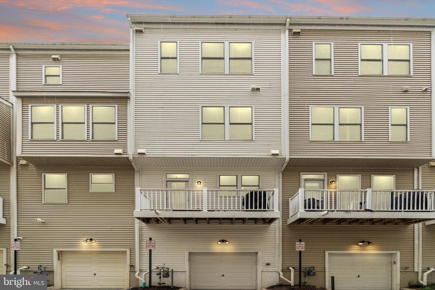 335 L Street Southeast Washington, DC 20003 - Photo 3 of 54