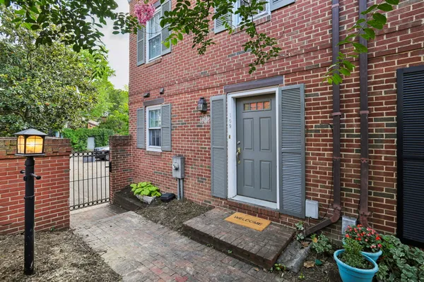 $915,000 | 109 King Henry Court, Alexandria, VA 22314