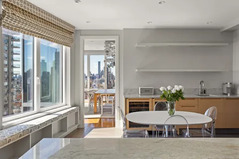 $6,895,000 | 255 East 74th Street, Unit 25A | Lenox Hill