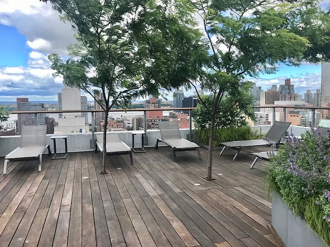 301 West 53rd Street, Unit 3I Manhattan, NY 10019 - Photo 8 of 14 a view of a terrace with seating area