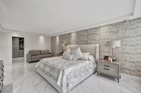 $1,100,000 | 2751 South Ocean Drive, Unit 404N, Hollywood, FL 33019
