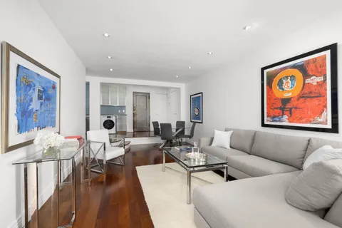 $950,000 | 165 West 20th Street, Unit 3L | Chelsea
