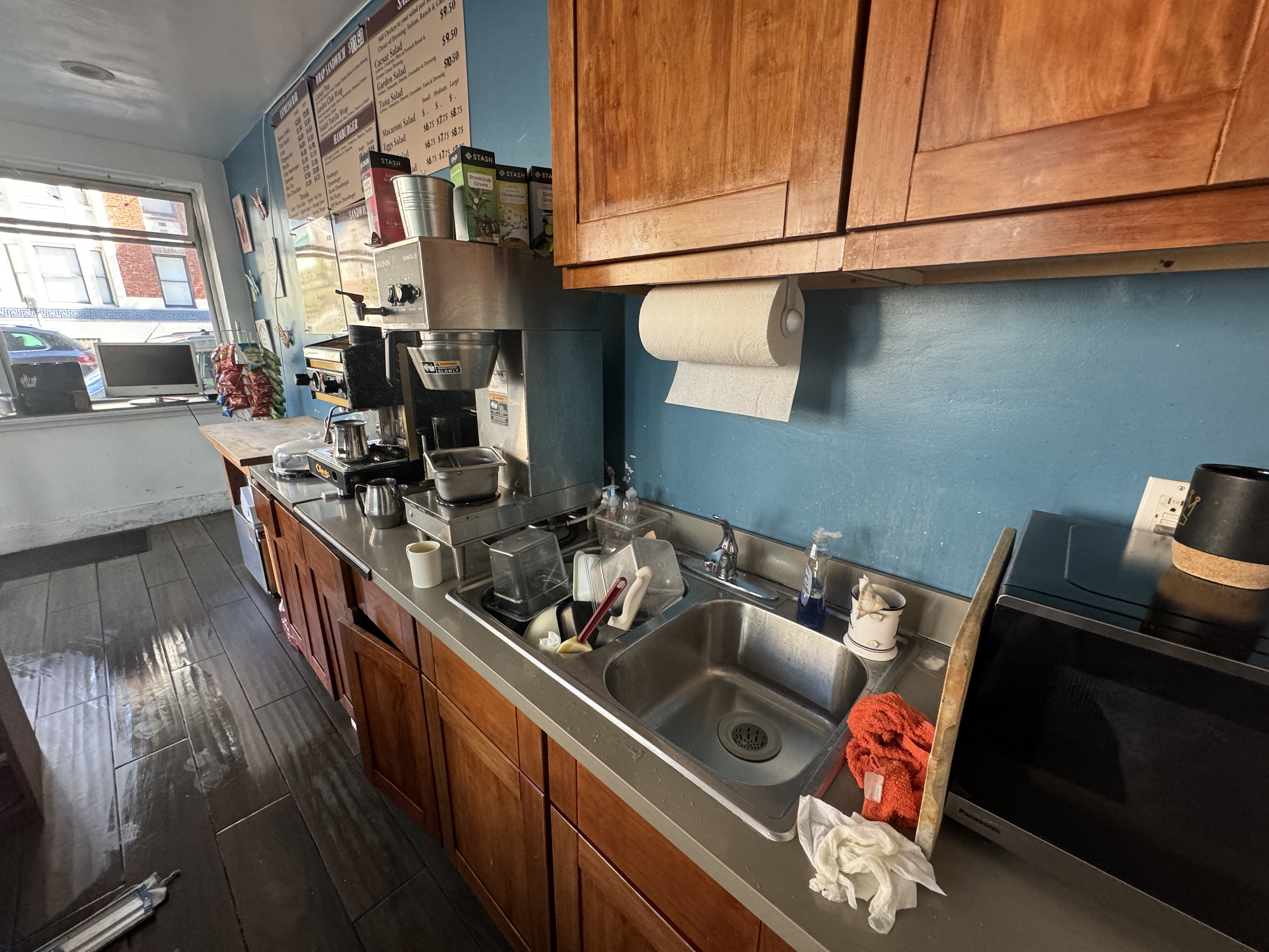 201 Fell Street San Francisco, CA 94102 - Photo 14 of 30 a kitchen with stove and cabinets