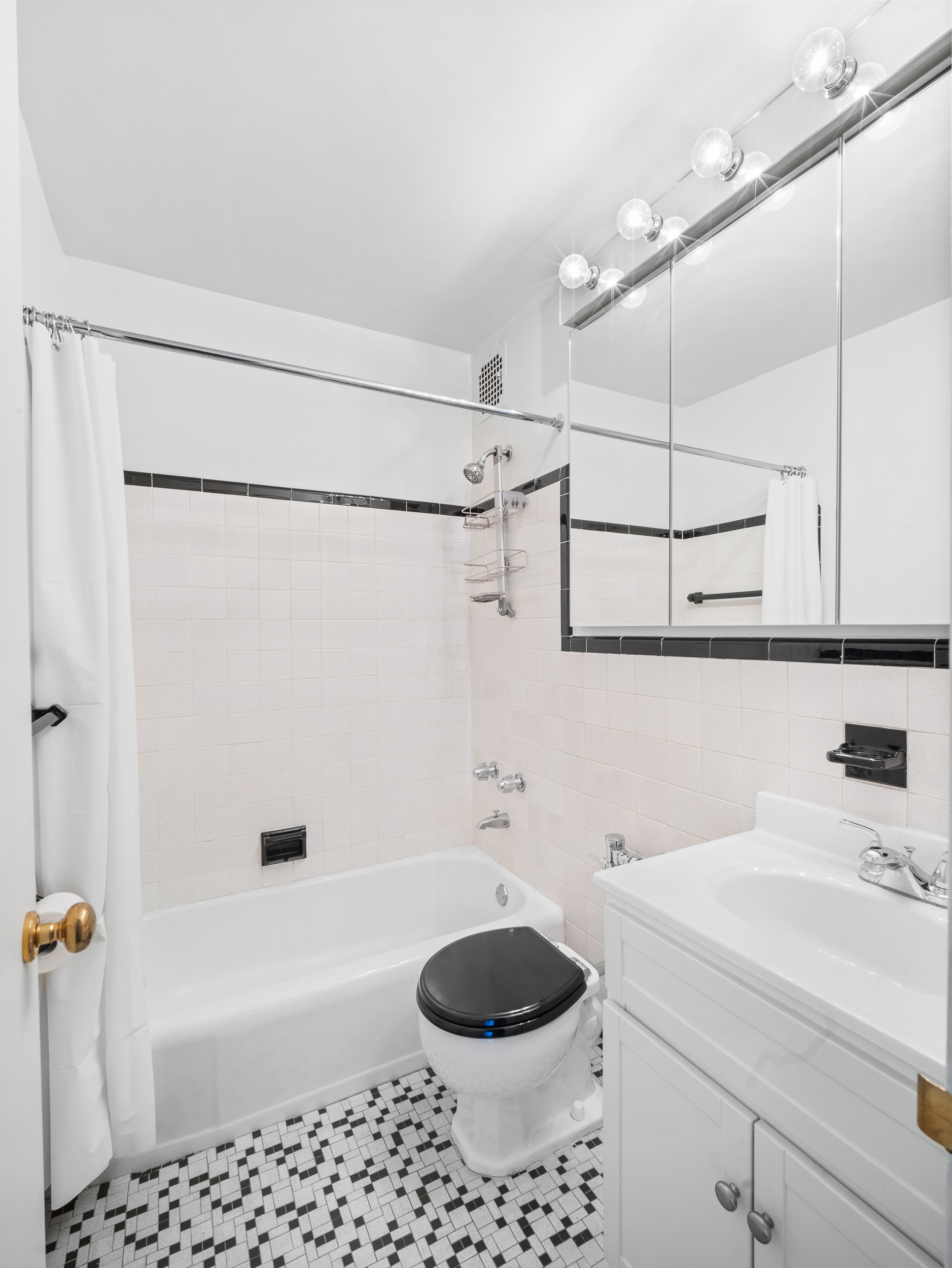 14 Horatio Street, Unit 12K Manhattan, NY 10014 - Photo 11 of 16