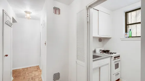 $450,000 | 150 East 27th Street, Unit 1H | Kips Bay