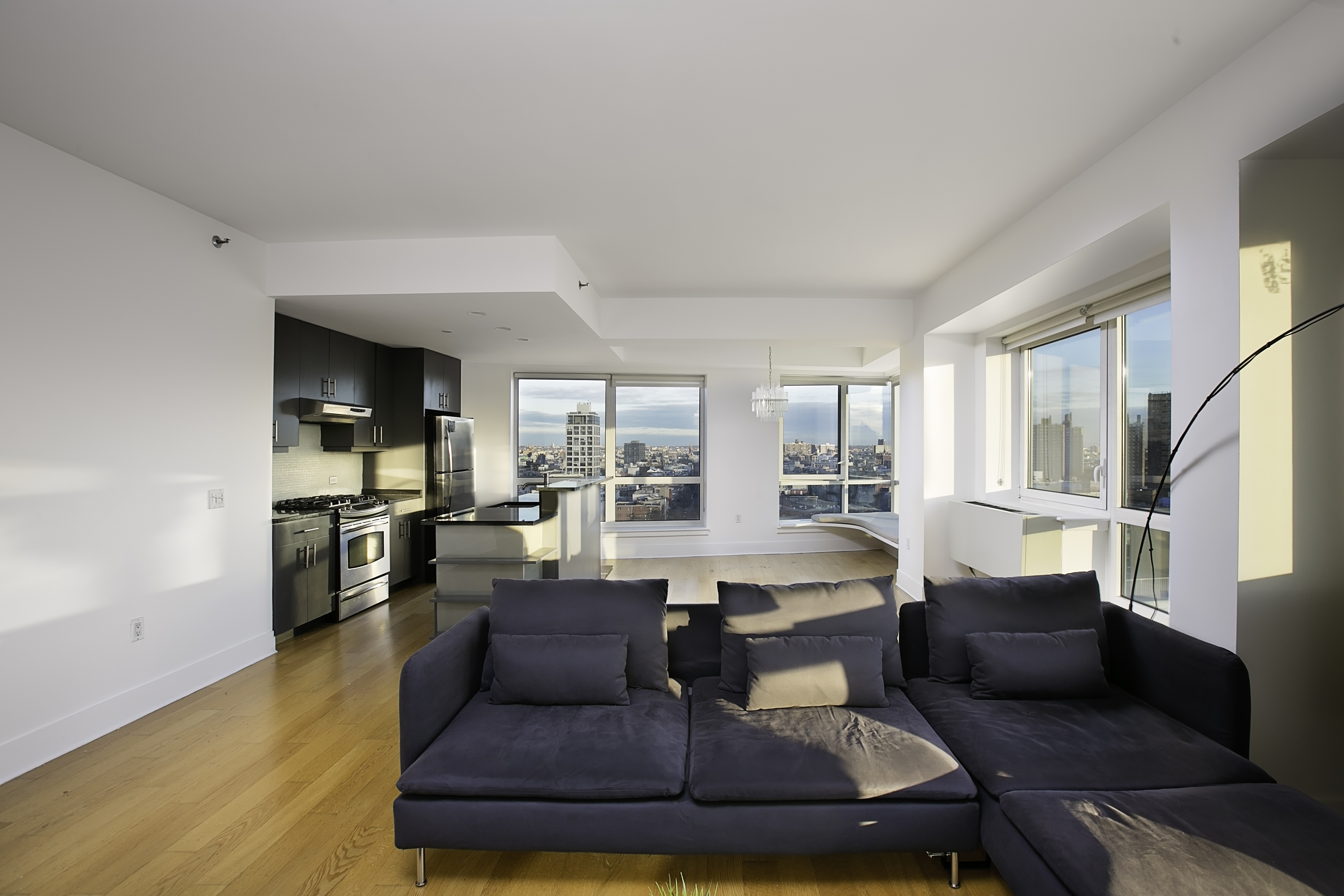 440 Kent Avenue, Unit 18E Brooklyn, NY 11249 - Photo 4 of 8 Gallery Image 4