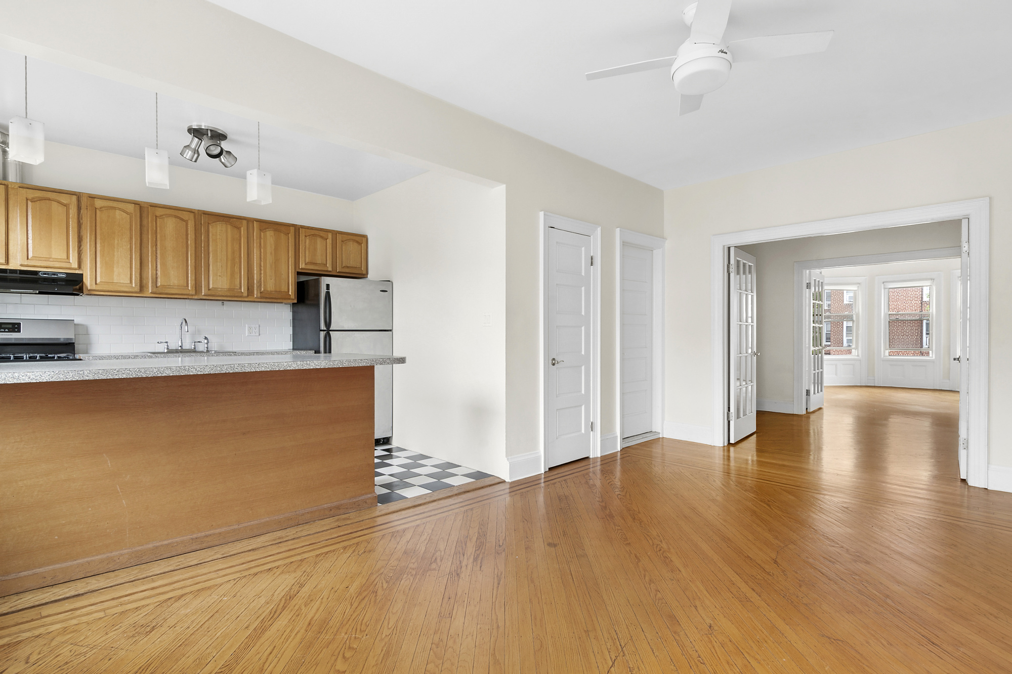 386 East 16th Street, Unit 2 Brooklyn, NY 11226 - Photo 2 of 9