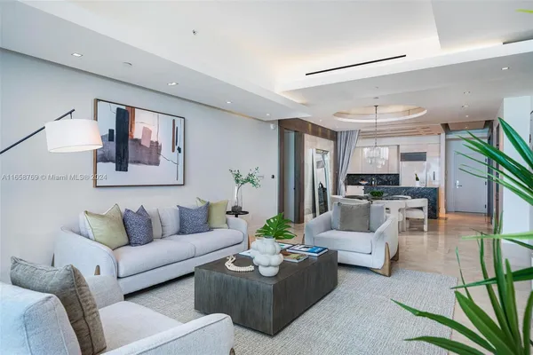 $2,950,000 | 6799 Collins Avenue, Unit 205, Miami Beach, FL 33141
