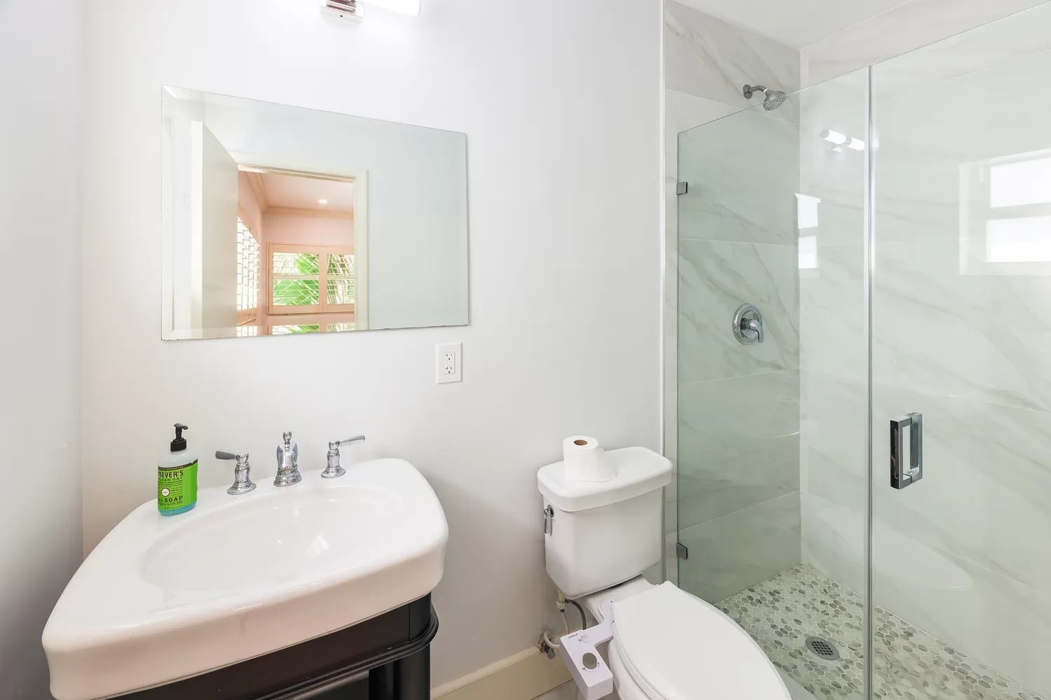 $4,350 | 3911 Ponce De Leon Boulevard, Coral Gables, FL 33134