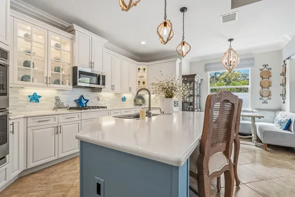 $640,000 | 4245 Diamond Square, Vero Beach, FL 32967