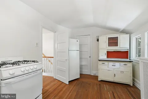 $895,000 | 6711 Lincoln Drive, Philadelphia, PA 19119