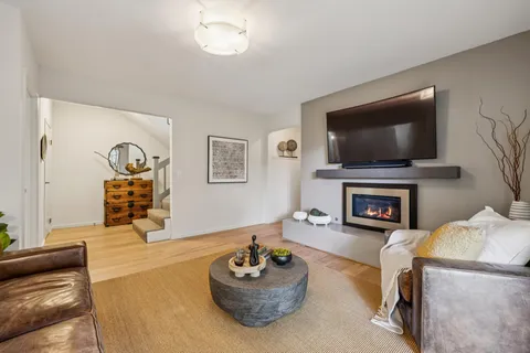 Contact Agent | 17140 Keaton Avenue, Sonoma, CA 95476