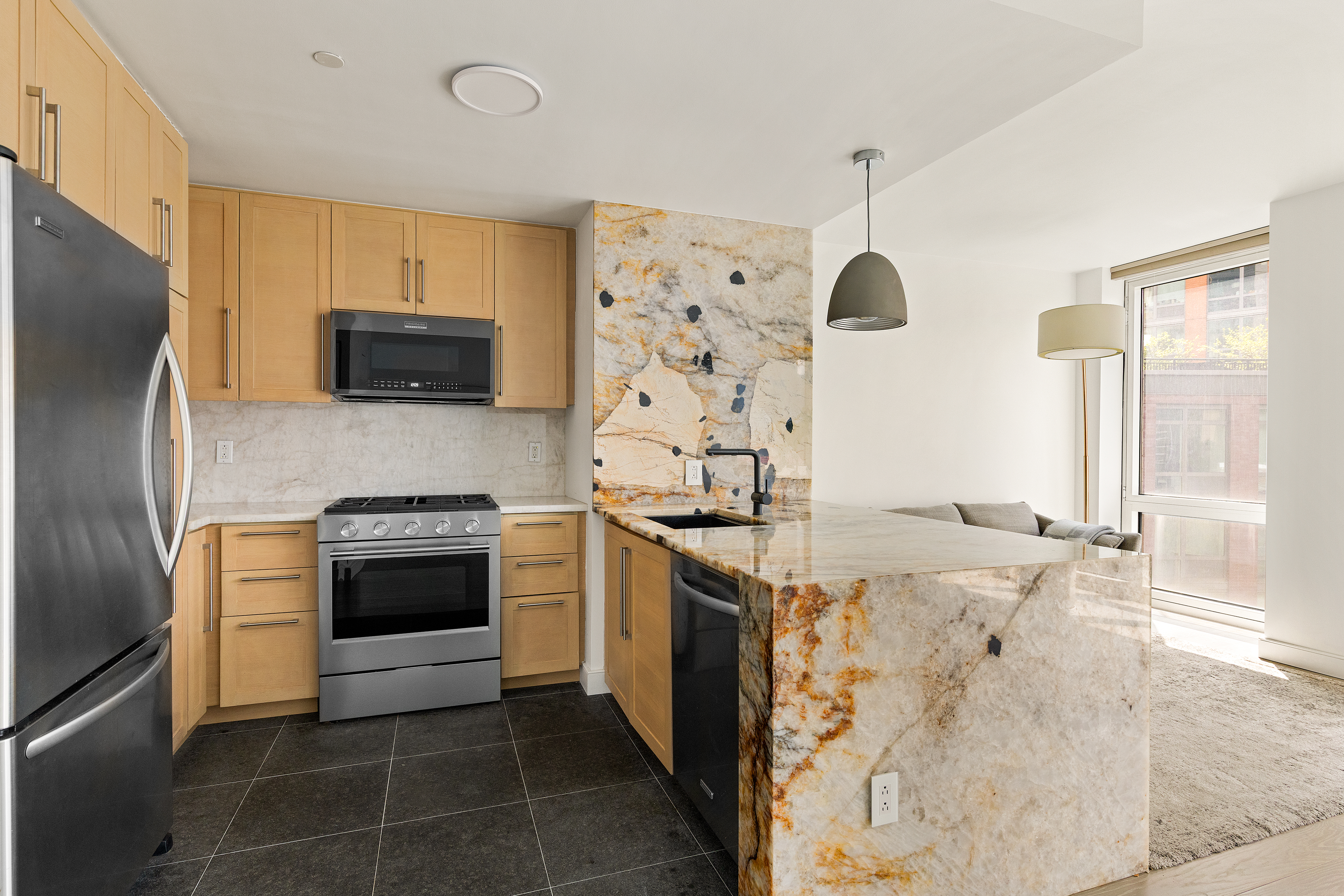 415 Main Street, Unit 9D Manhattan, NY 10044 - Photo 3 of 14 Gallery Image 3