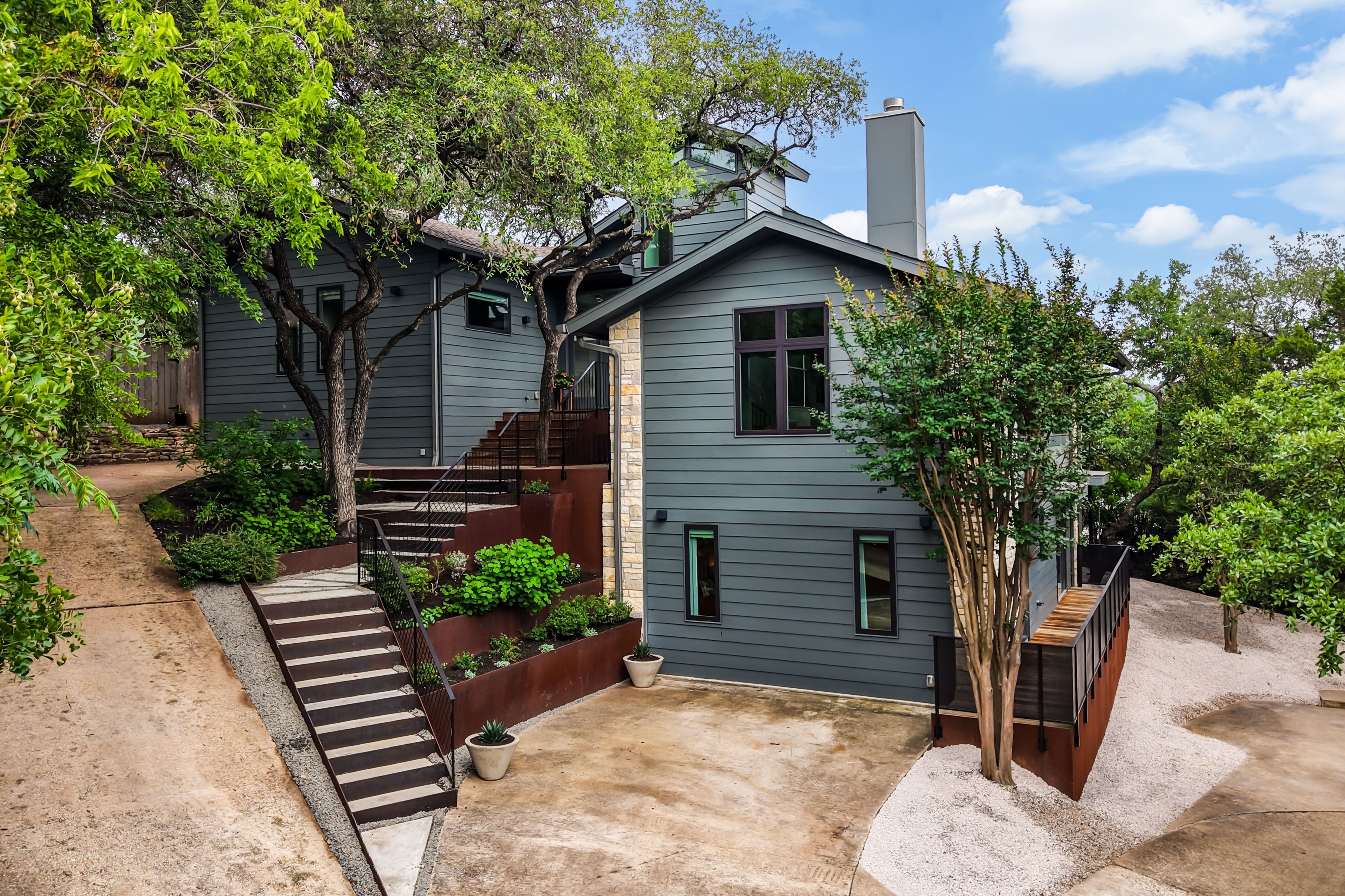 5801 Valley Circle Austin, TX 78731 - Photo 3 of 44