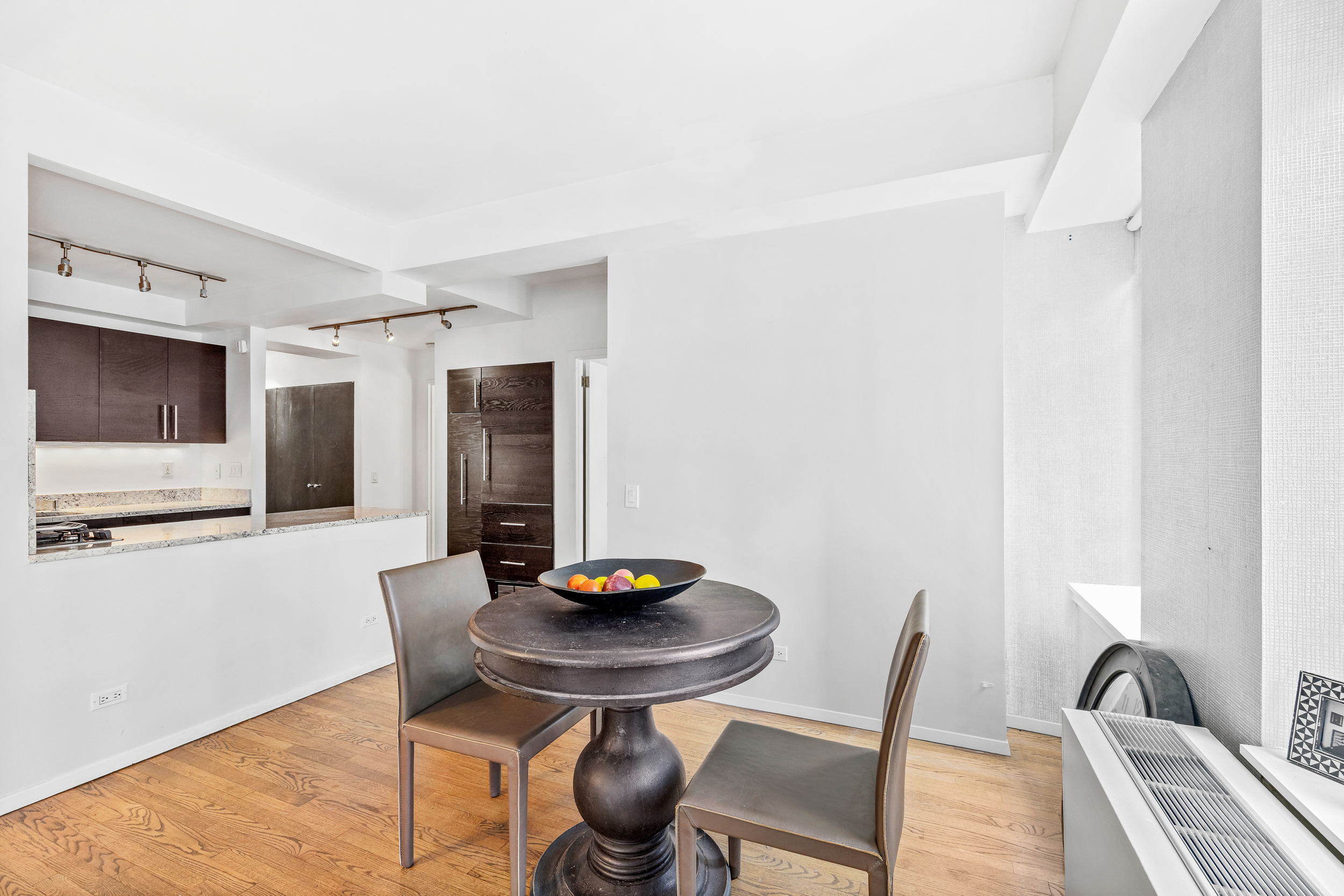 43 West 61st Street, Unit 18J Manhattan, NY 10023 - Photo 3 of 9