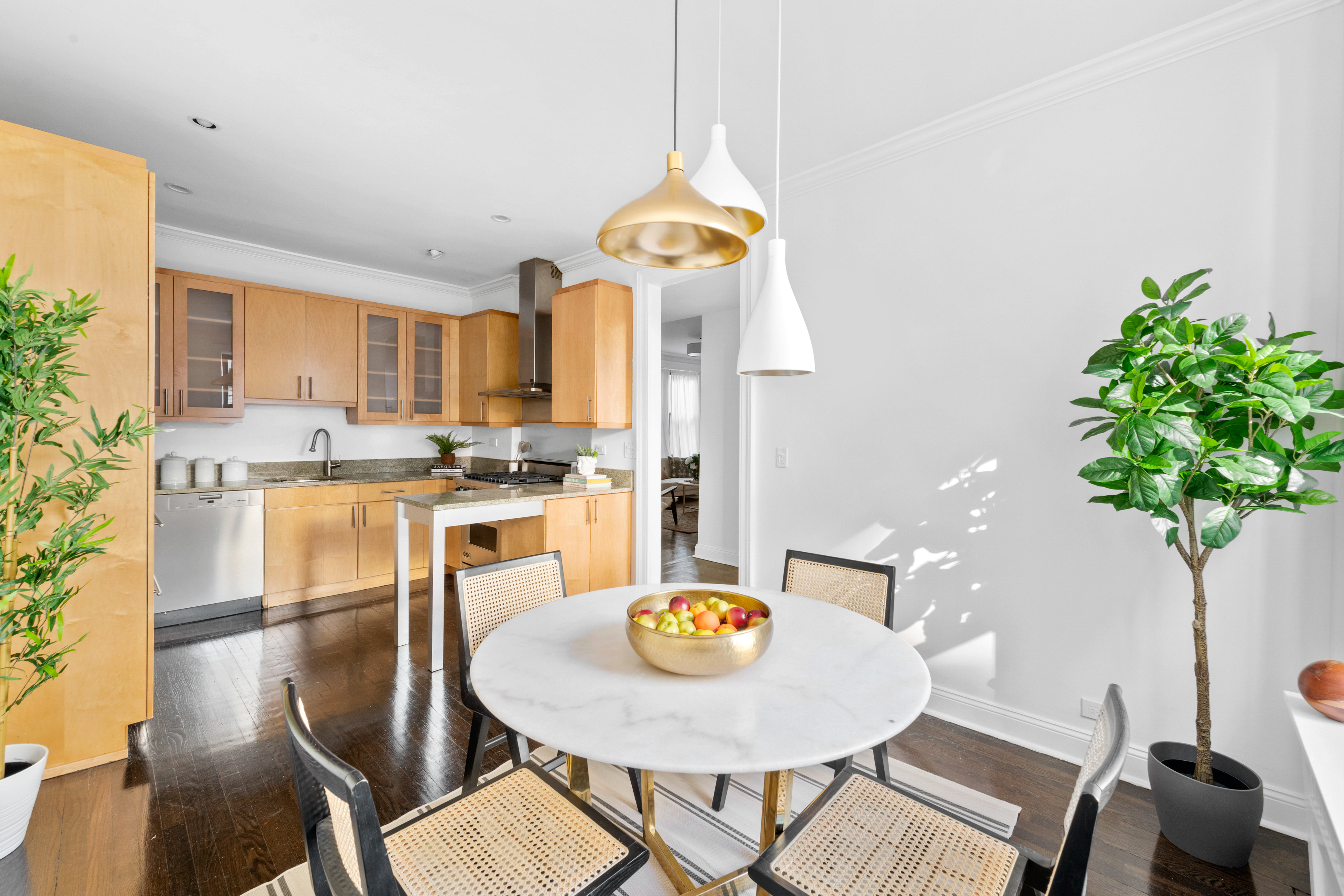 188 East 75th Street, Unit 4CD Manhattan, NY 10021 - Photo 2 of 11