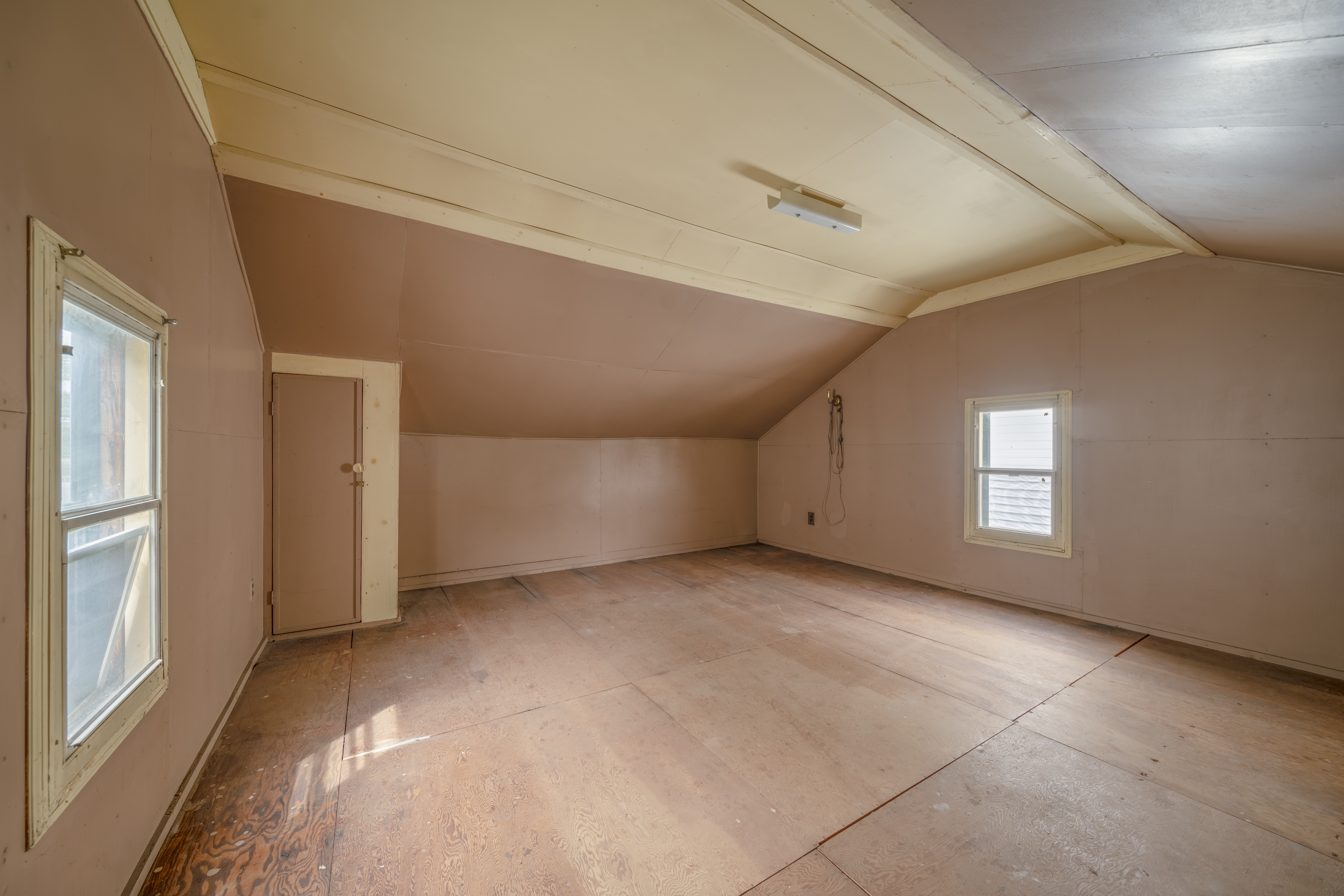 100-30 198th Street Queens, NY 11423 - Photo 13 of 15 an empty room with windows