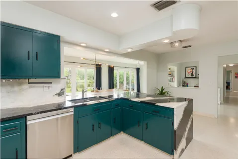 $1,398,000 | 7308 North Ola Avenue, Tampa, FL 33604