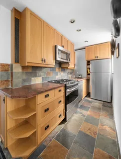 $995,000 | 408 West 34th Street, Unit 5B | Hudson Yards
