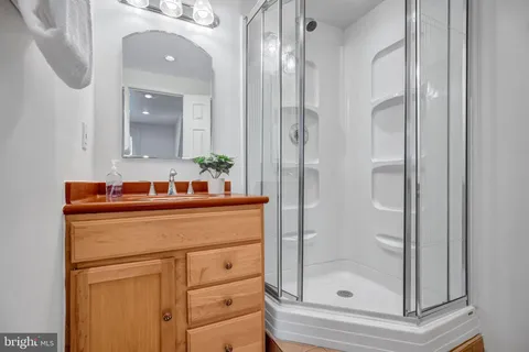 $1,425,000 | 5120 Wilson Lane, Bethesda, MD 20814