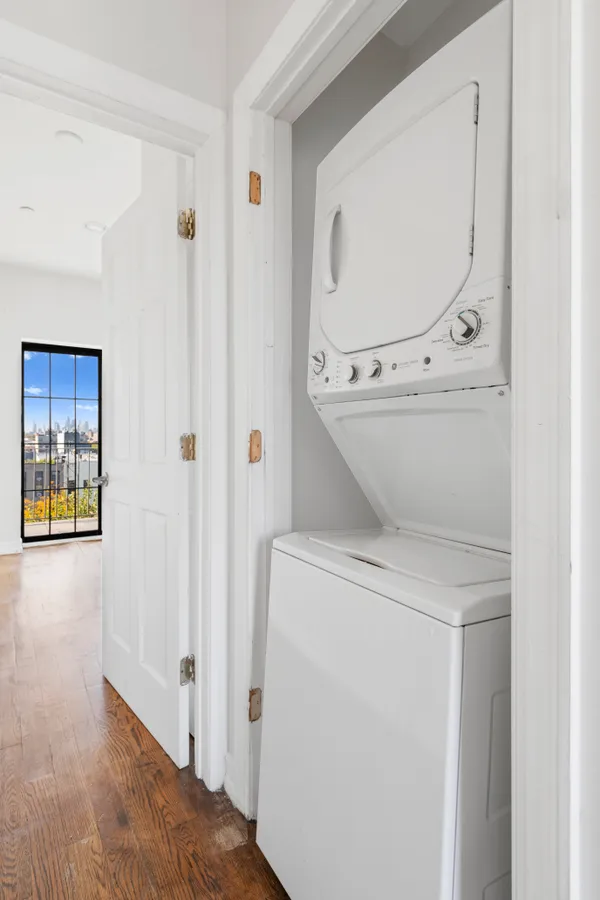 $4,195 | 221 Troutman Street, Unit 4L | Bushwick