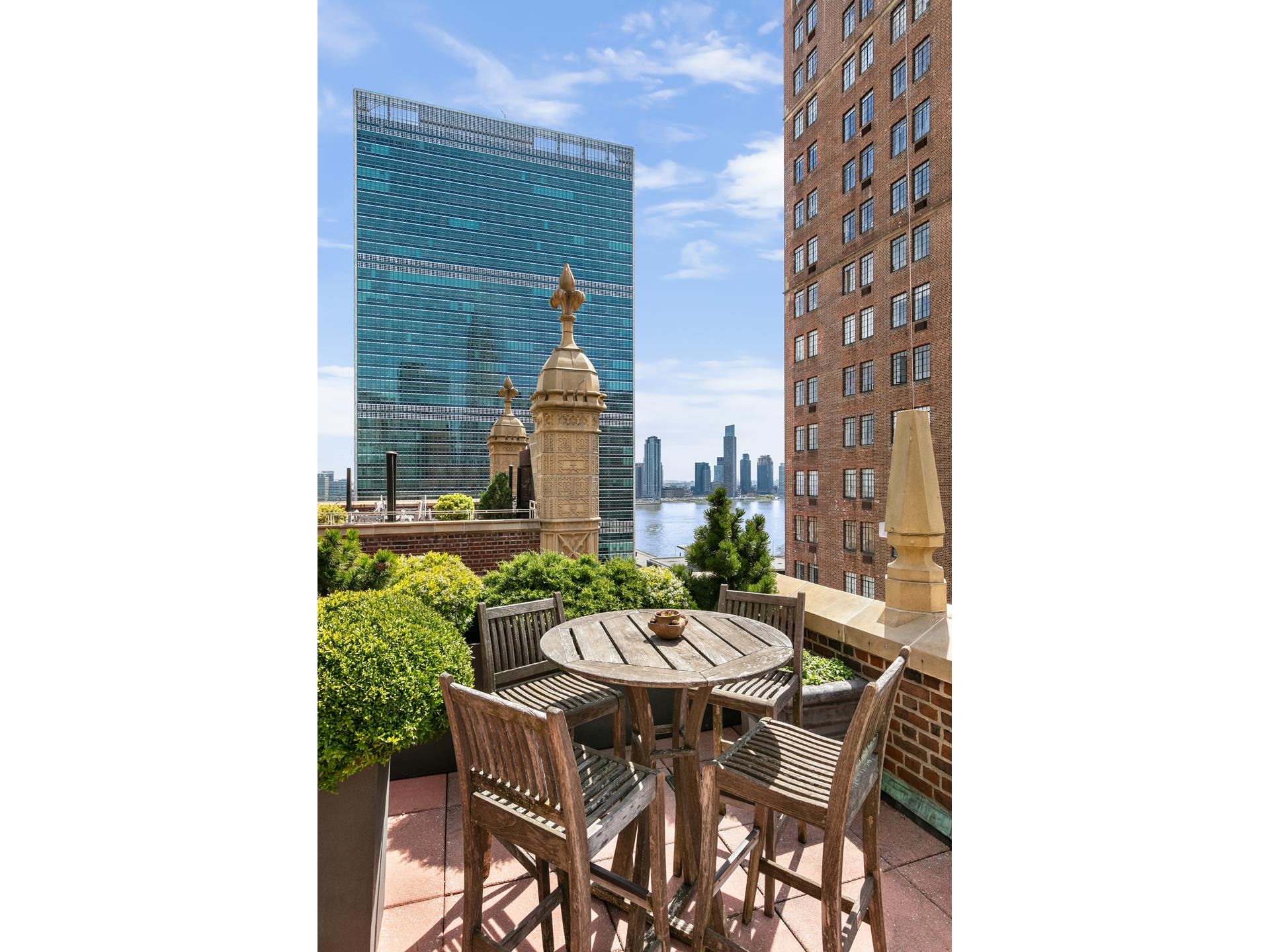 333 East 43rd Street, Unit PH14 Manhattan, NY 10017 - Photo 11 of 15