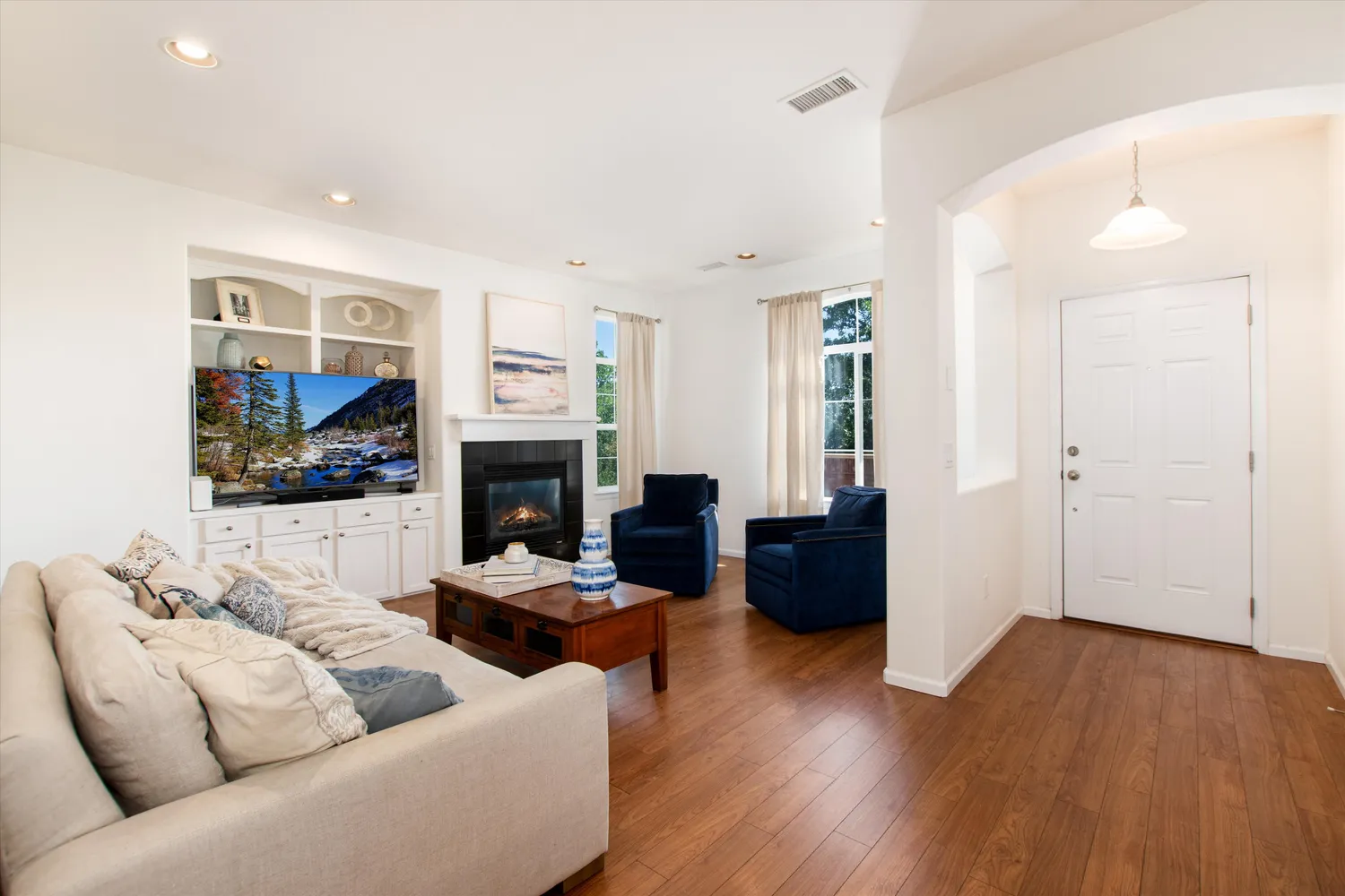 $565,000 | 601 West Burgundy Street, Unit B, Littleton, CO 80129