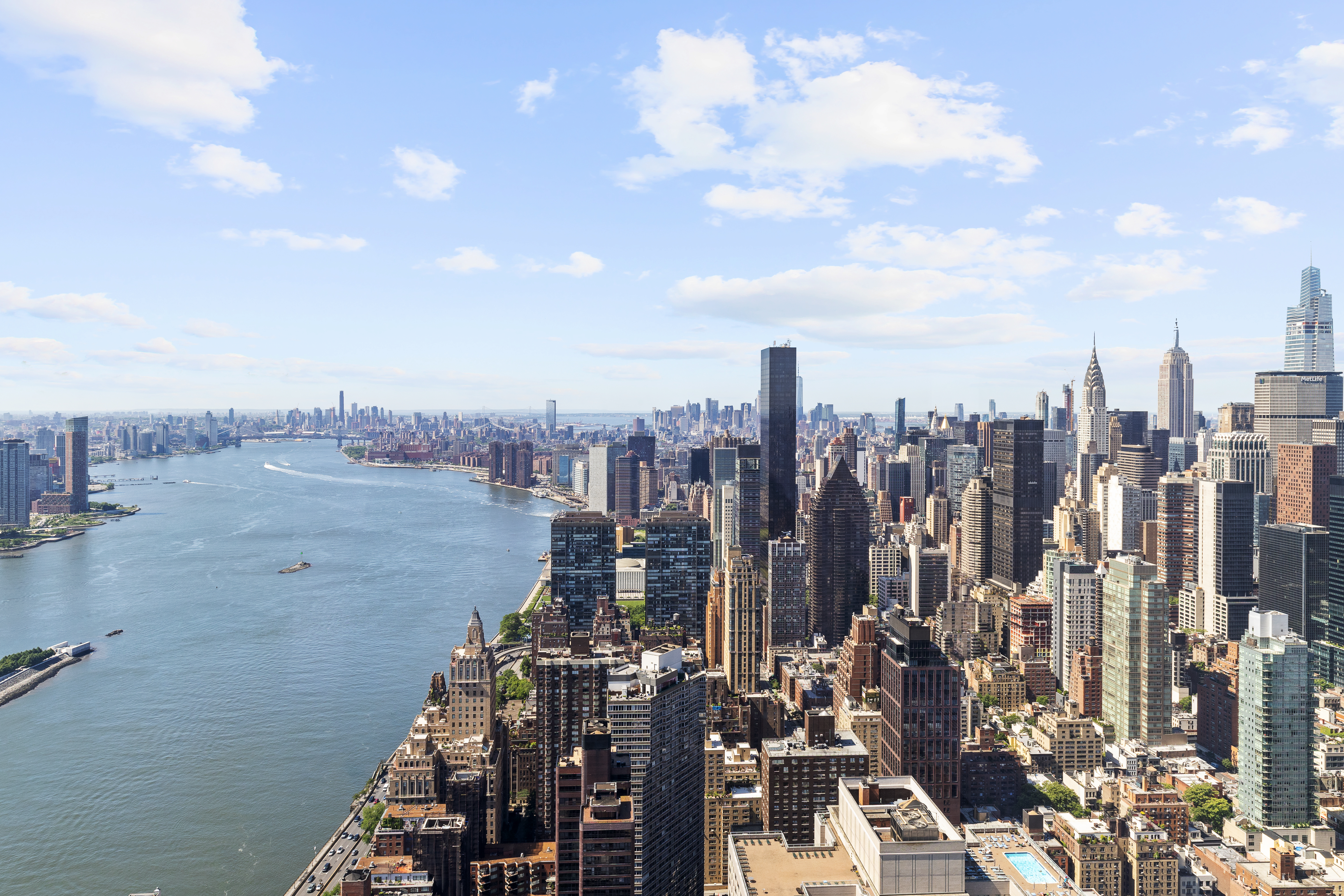 430 East 58th Street, Unit PH72 Manhattan, NY 10022 - Photo 3 of 26 a view of a city with tall buildings