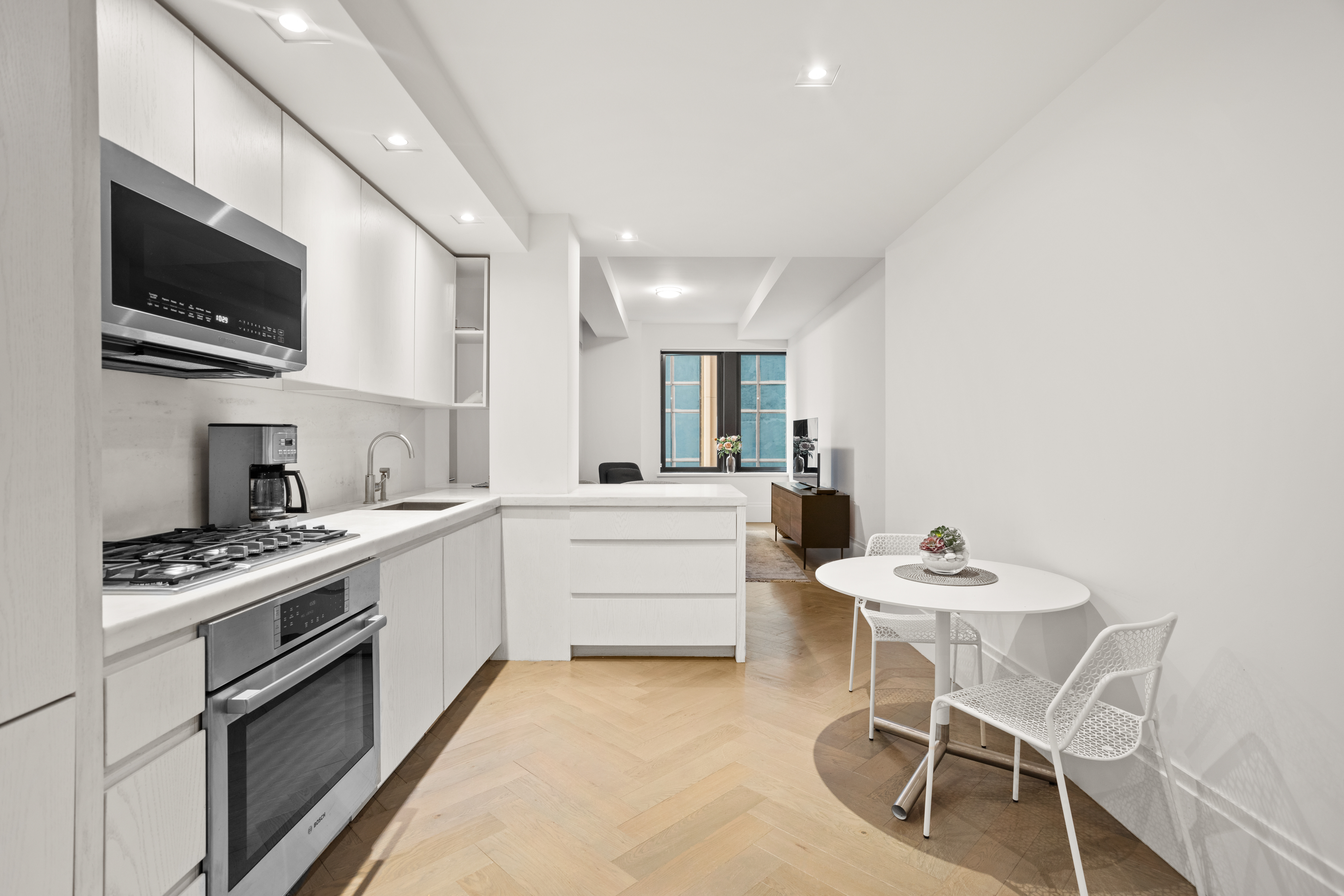 101 Wall Street, Unit 11C Manhattan, NY 10005 - Photo 2 of 12 Gallery Image 2