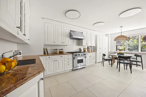 $17,000 | 69 West 9th Street, Unit 2B | Greenwich Village