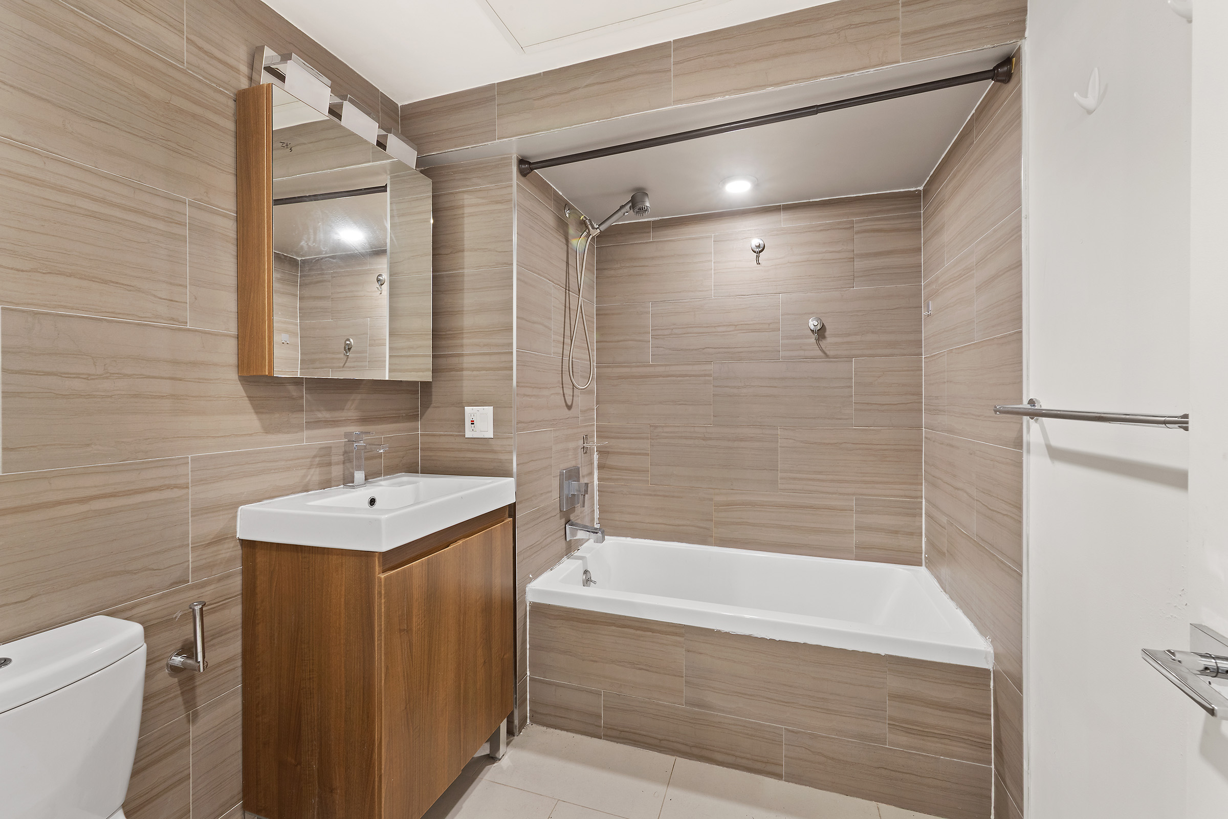 309 Cooper Street, Unit 3B Brooklyn, NY 11237 - Photo 2 of 6