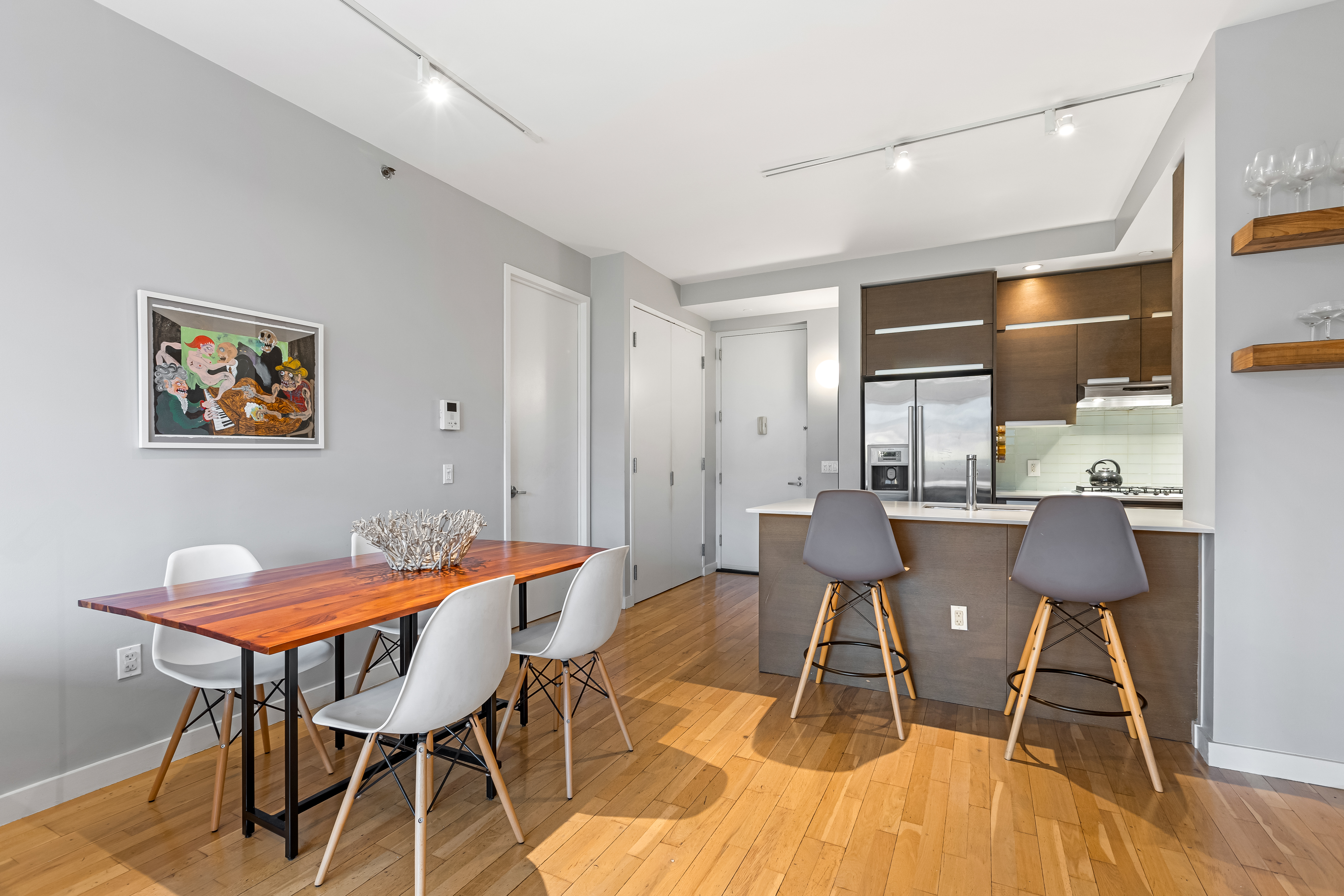 545 Washington Avenue, Unit 604 Brooklyn, NY 11238 - Photo 3 of 16 a outdoor space with a table and chairs