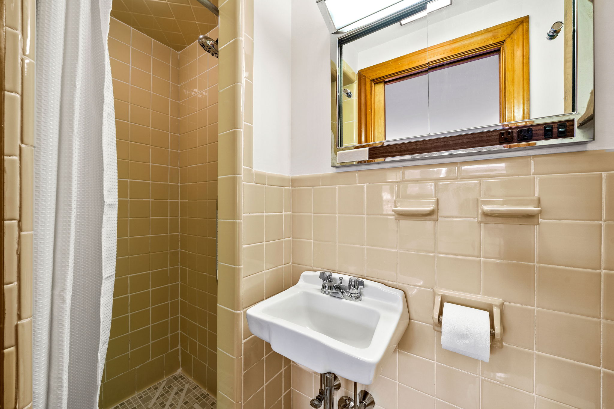 1 Ledgewood Road Wilmington, MA 01887 - Photo 16 of 33