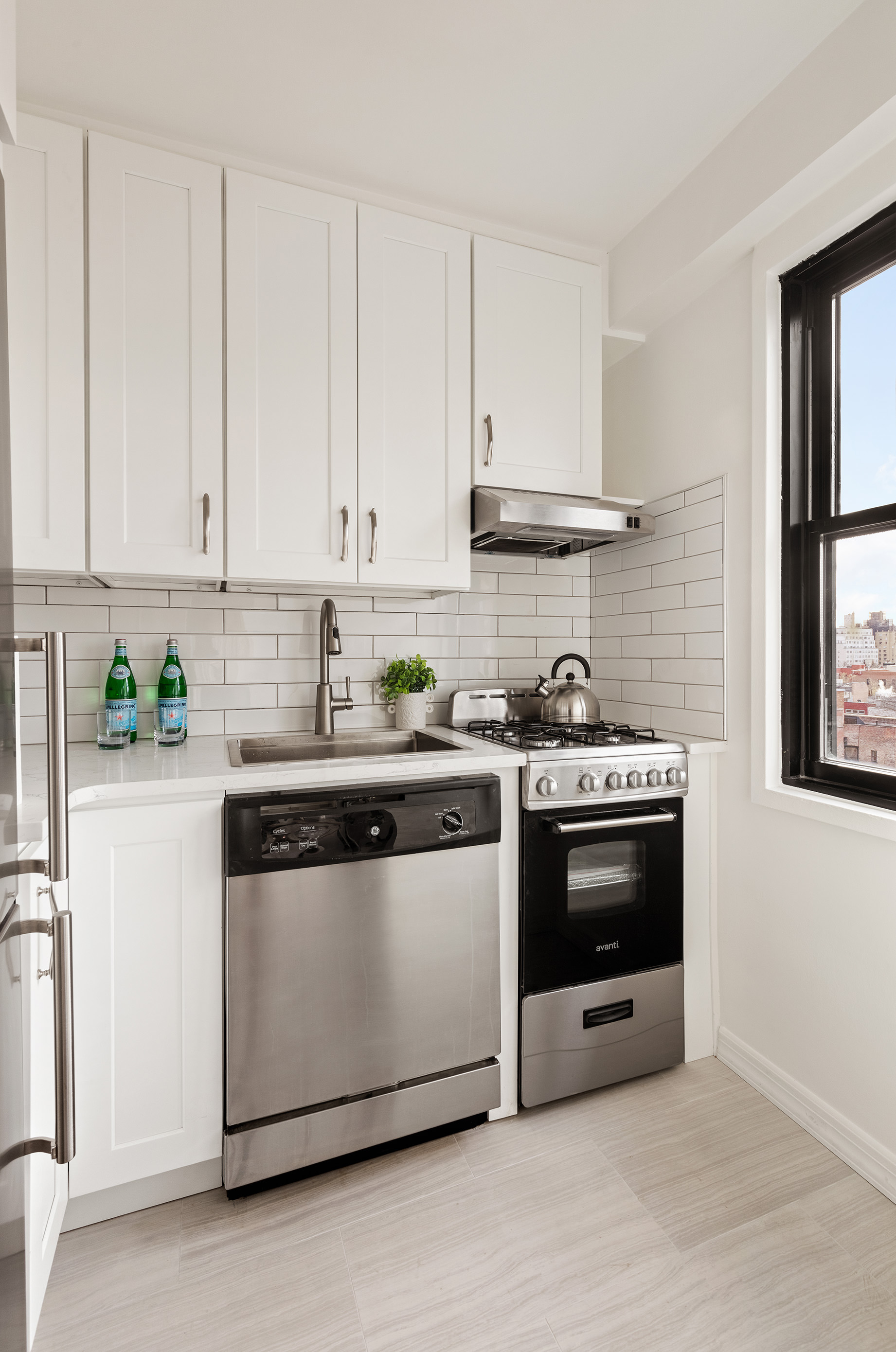 31 Jane Street, Unit 11E Manhattan, NY 10014 - Photo 4 of 11